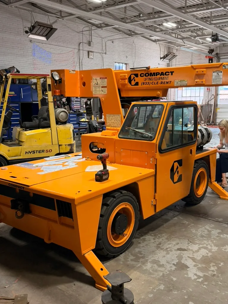 Broderson IC-40-2C carry-deck crane indoors during service