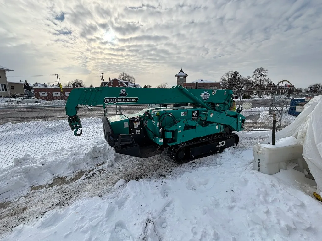 Maeda MC405 mini crane on a customer jobsite, photo 2 of 3